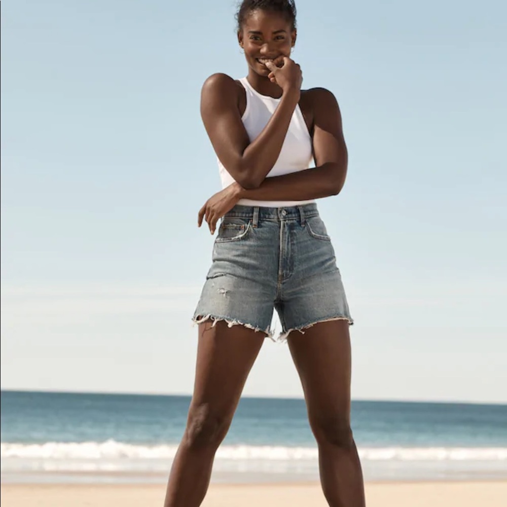 Abercrombie Curve Love High Rise 4” Shorts SZ 29